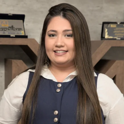 Brunna Magalhães, profissional da área comercial e atendimento em Jundiaí Brunna Magalhães, profissional da área comercial e atendimento em Jundiaí